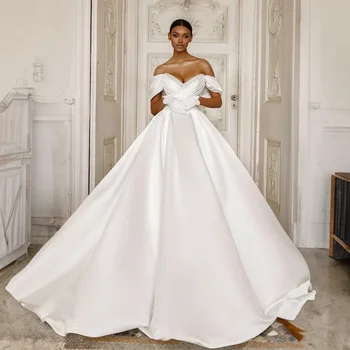 Луксозно расшитое мъниста сватбена рокля трапецовидна форма с V-образно деколте и с влак 